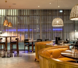 Lunch and dinner served, Asian cuisine