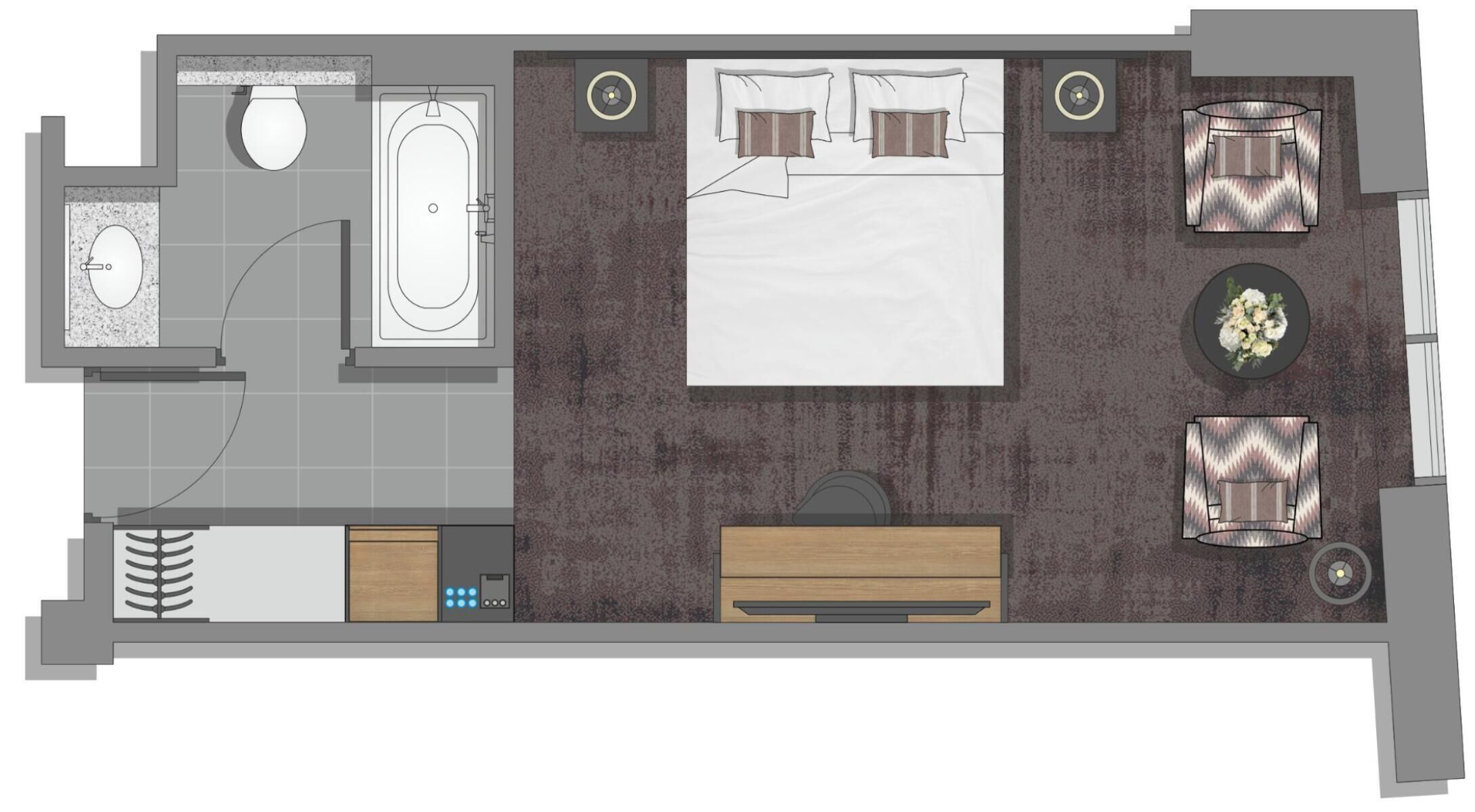 Distribución de una habitación de hotel que incluye una cama, dos sillas, una mesita, un baño y una zona de estar con una planta.