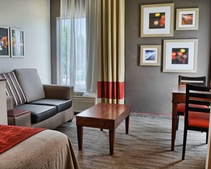 Suite, Mehrere Betten, Nichtraucher | Bügeleisen/Bügelbrett, kostenlose Babybetten, Zustellbetten