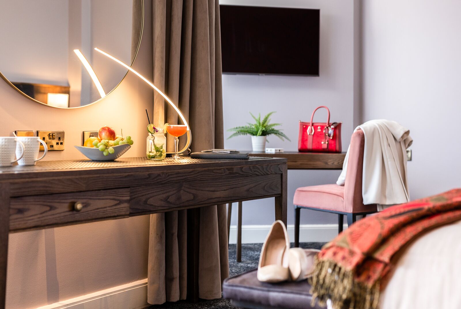 executive room | 1 bedroom, in-room safe, desk, blackout curtains