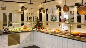 Breakfast, lunch and dinner served