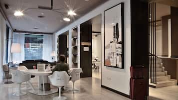 Sala de estar en el lobby