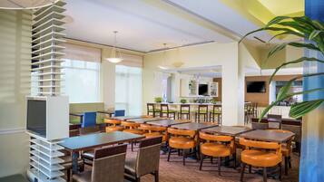 Tägliches kontinentales Frühstück gegen Gebühr