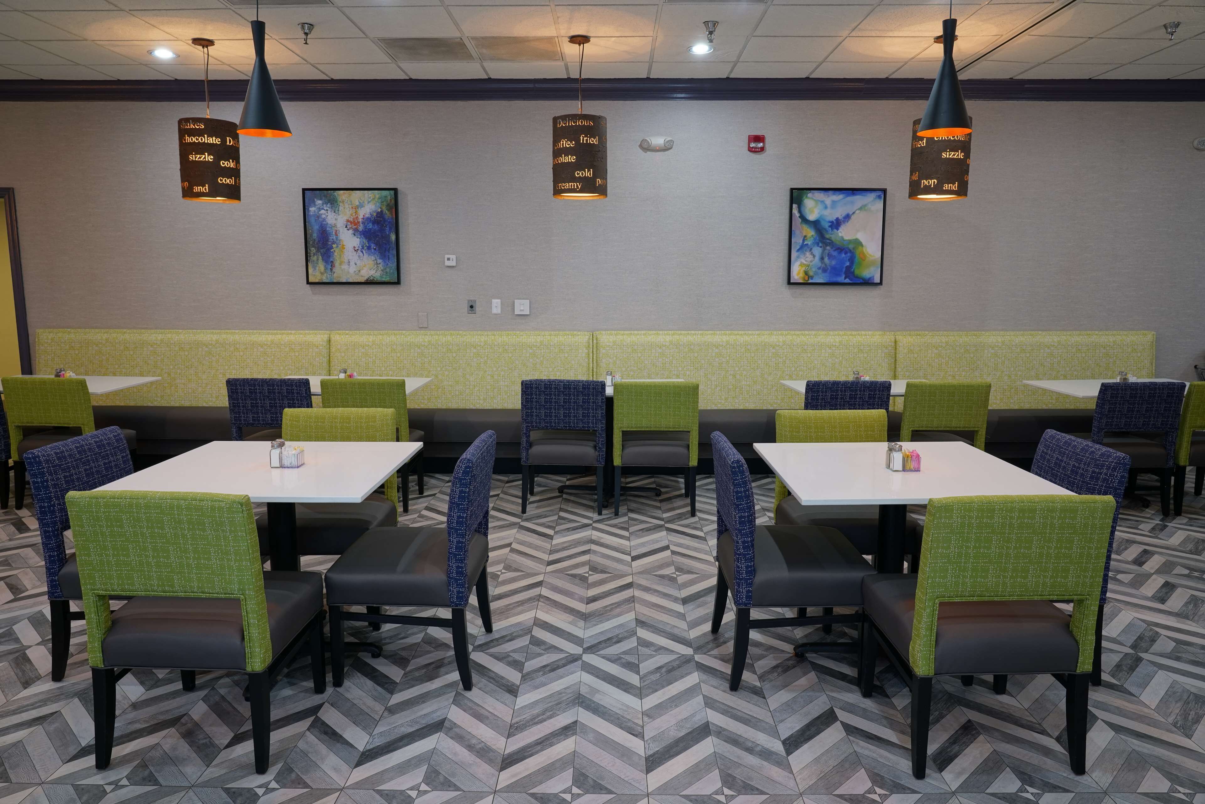 free daily full breakfast