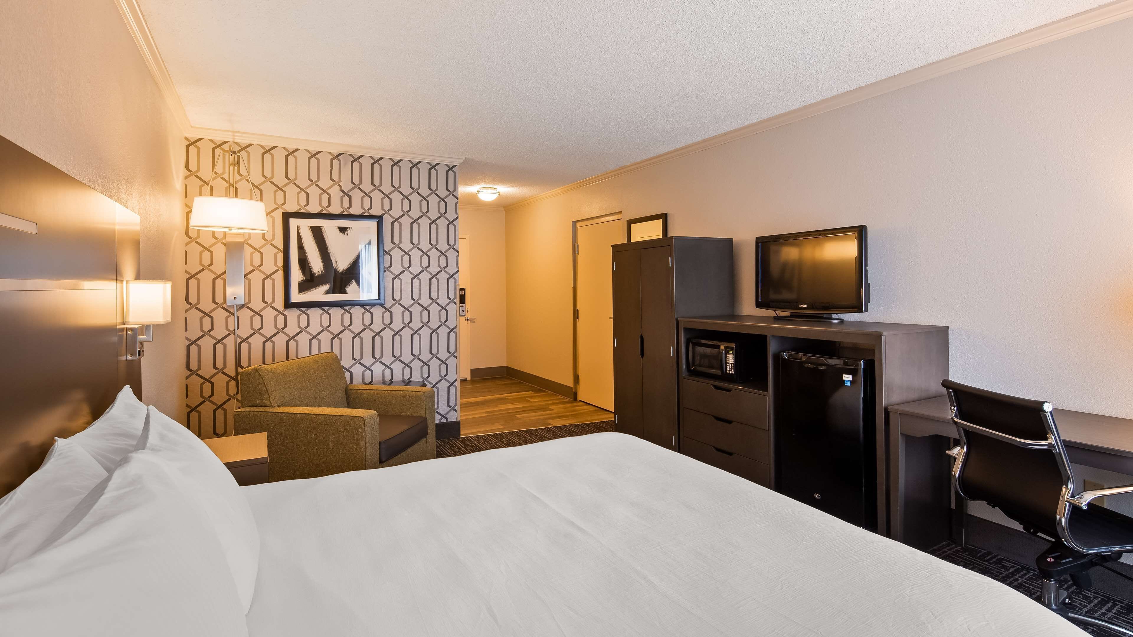 in-room safe, blackout curtains, iron/ironing board