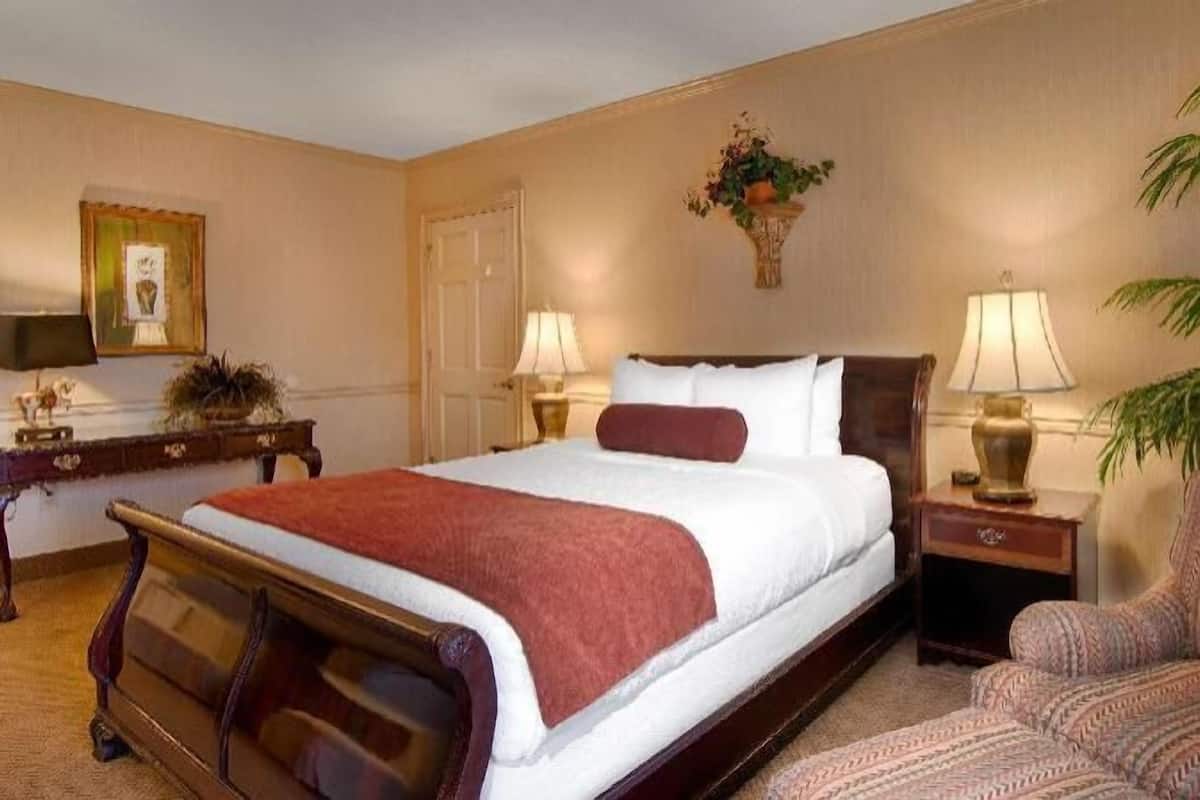 Caja de seguridad en la habitación y cortinas blackout