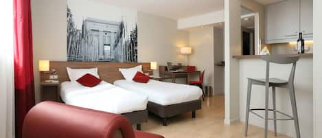 Studio, 2 Single Beds (Large) | In-room safe, desk, soundproofing, free WiFi