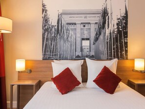In-room safe, desk, soundproofing, free WiFi