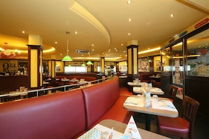 Lunch, dinner served; Belgian cuisine, garden views