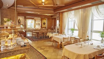 Desayuno buffet incluido todos los días