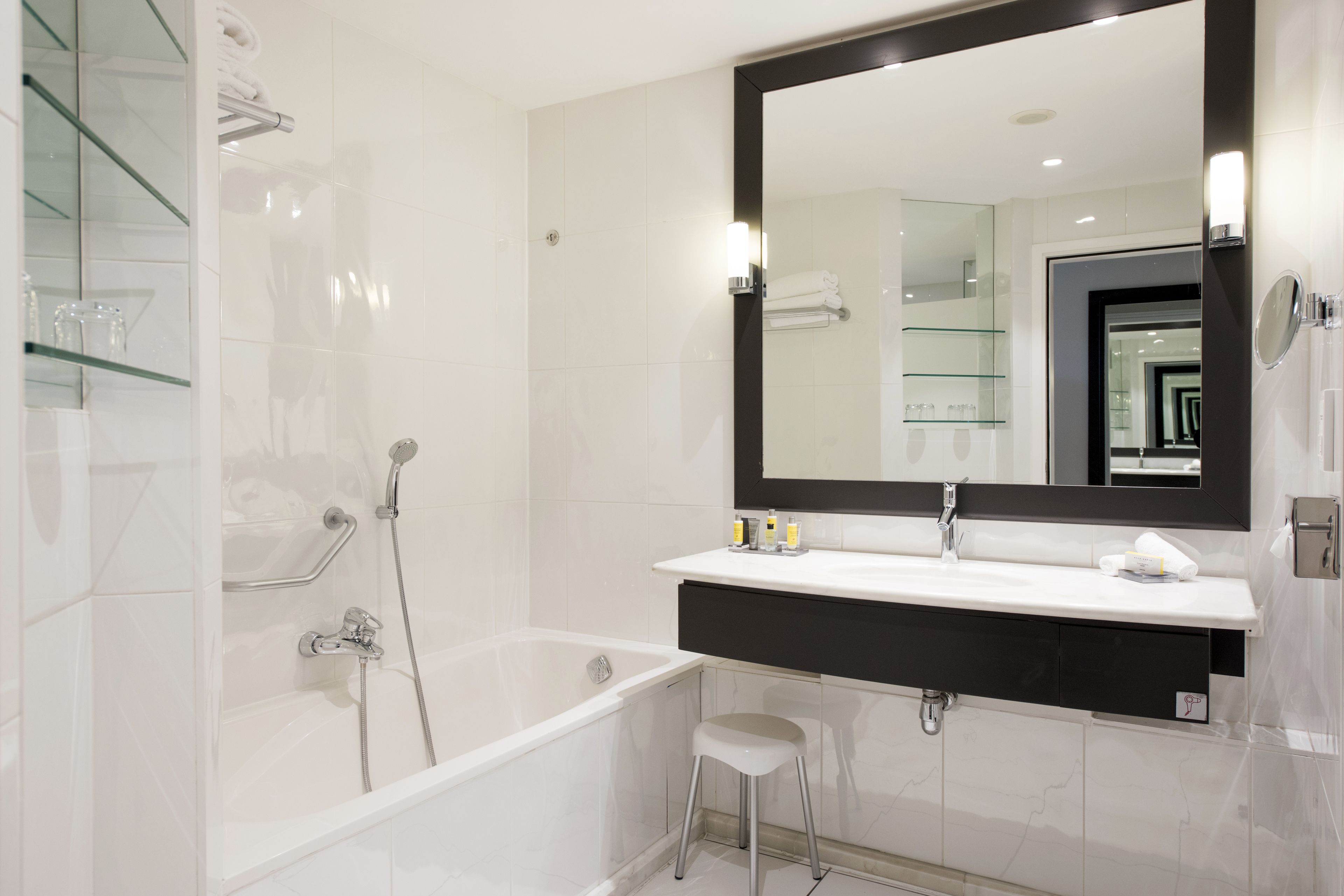 room, multiple beds | bathroom | separate bathtub and shower, free toiletries, hair dryer, towels