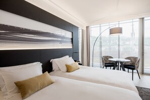 Minibar, Zimmersafe, Schreibtisch, schallisolierte Zimmer