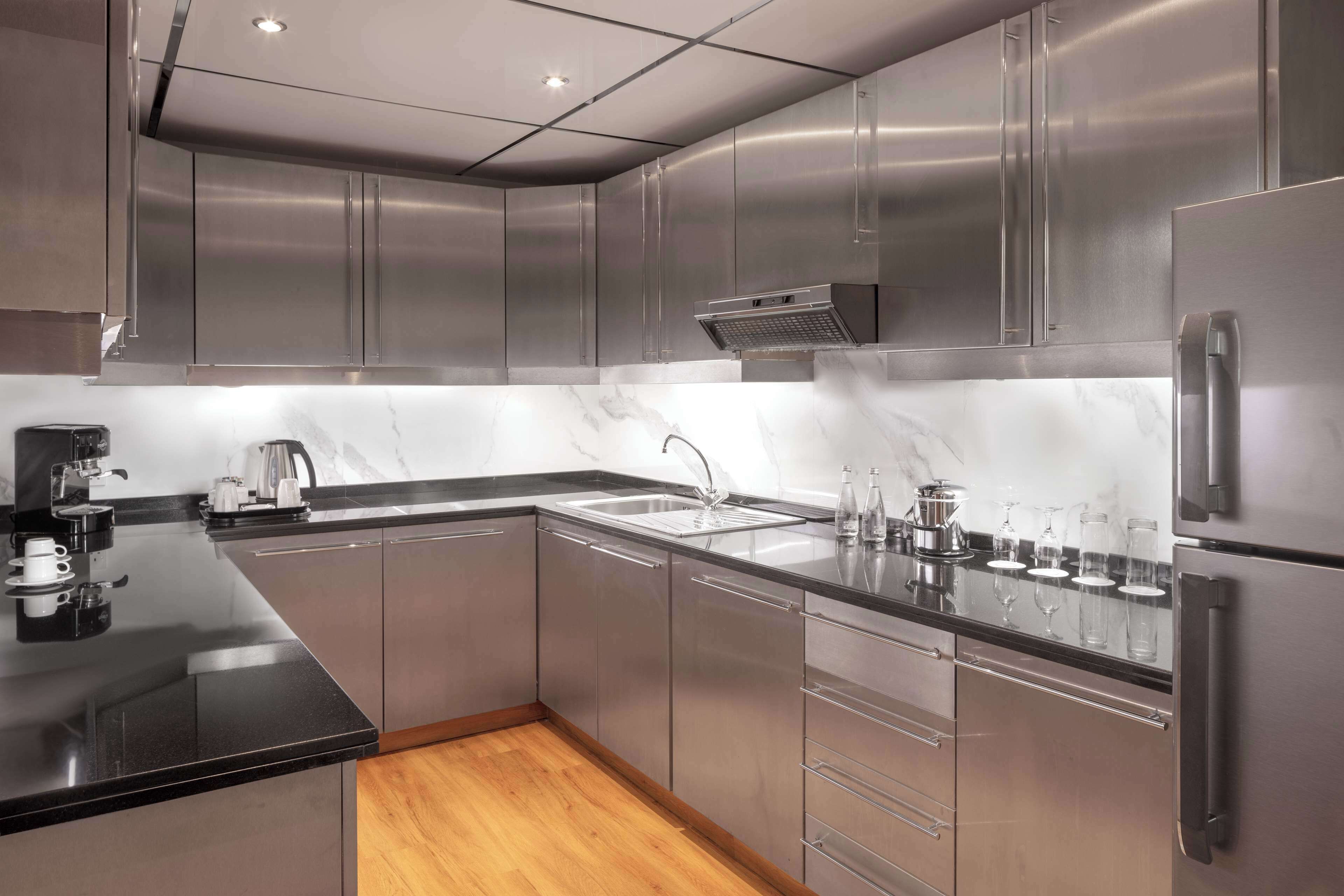 royal suite, sea view | private kitchen