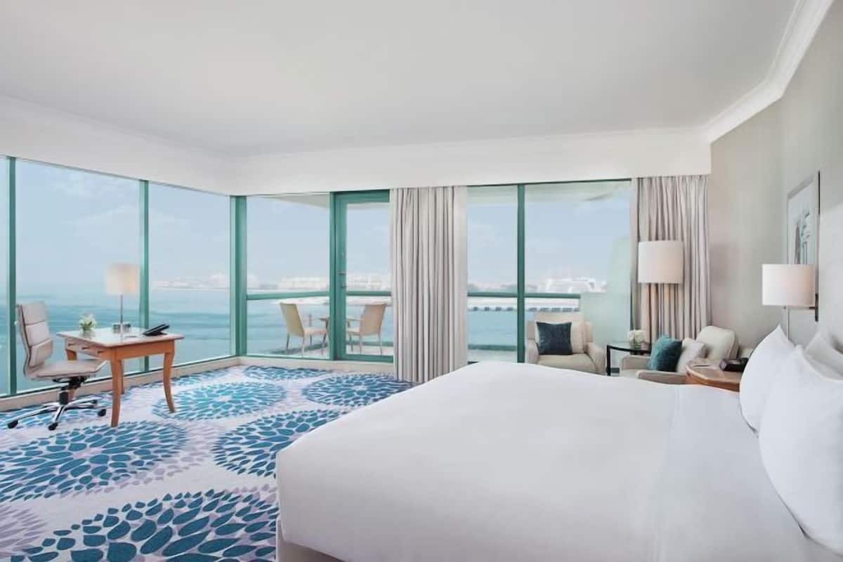 1 bedroom, premium bedding, minibar, in-room safe