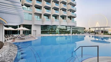 2 outdoor pools, pool umbrellas