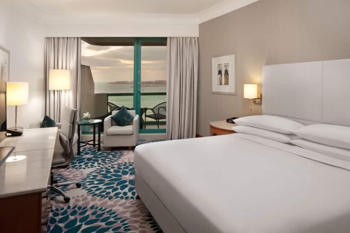 1 bedroom, premium bedding, minibar, in-room safe