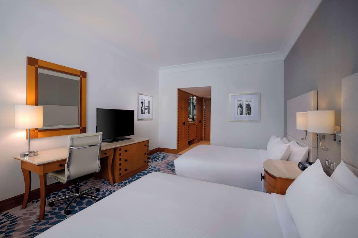 1 bedroom, premium bedding, minibar, in-room safe