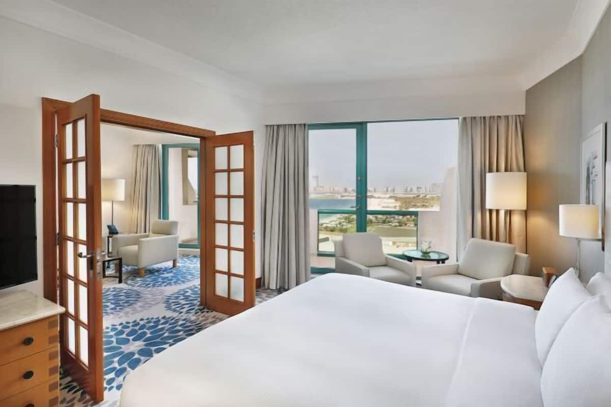 1 bedroom, premium bedding, minibar, in-room safe