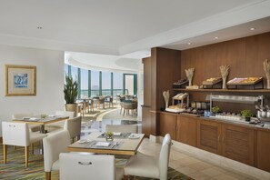 Executive lounge - Hilton Dubai Jumeirah (Dubai)