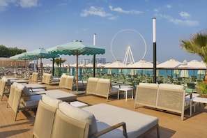 9 restaurantes; se sirven desayunos, comidas, cenas y brunch