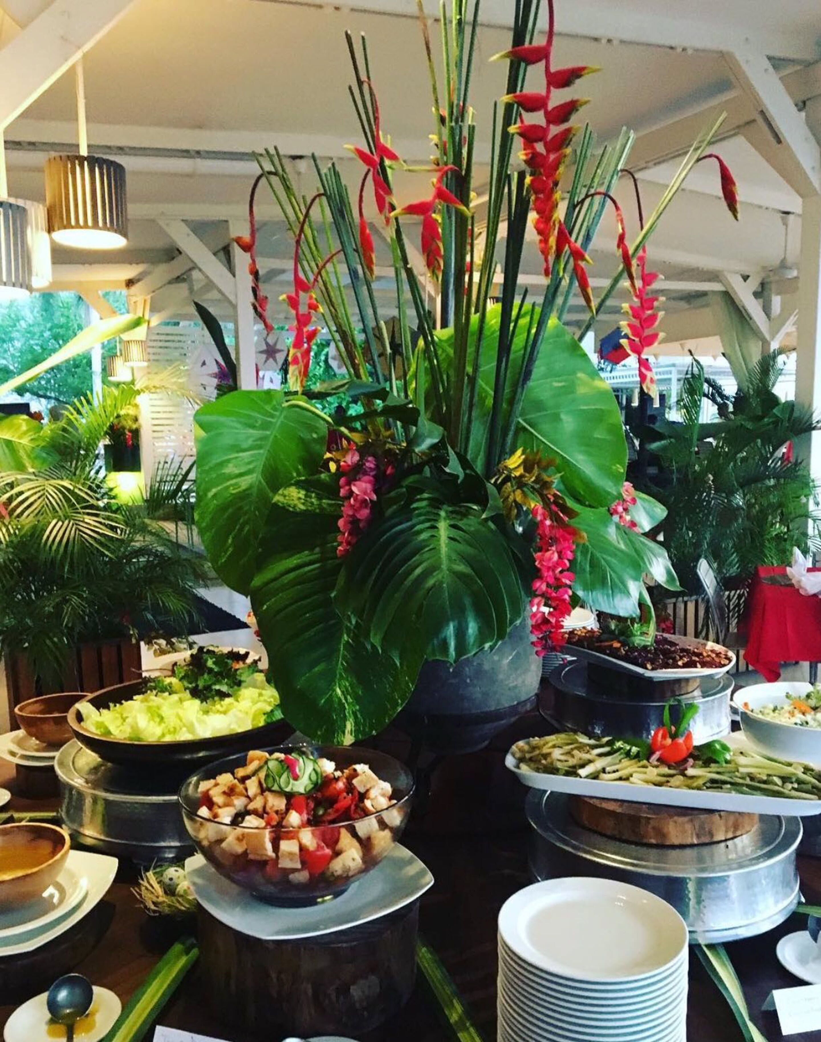 free buffet breakfast