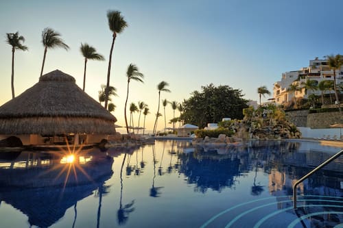 Poolside bar