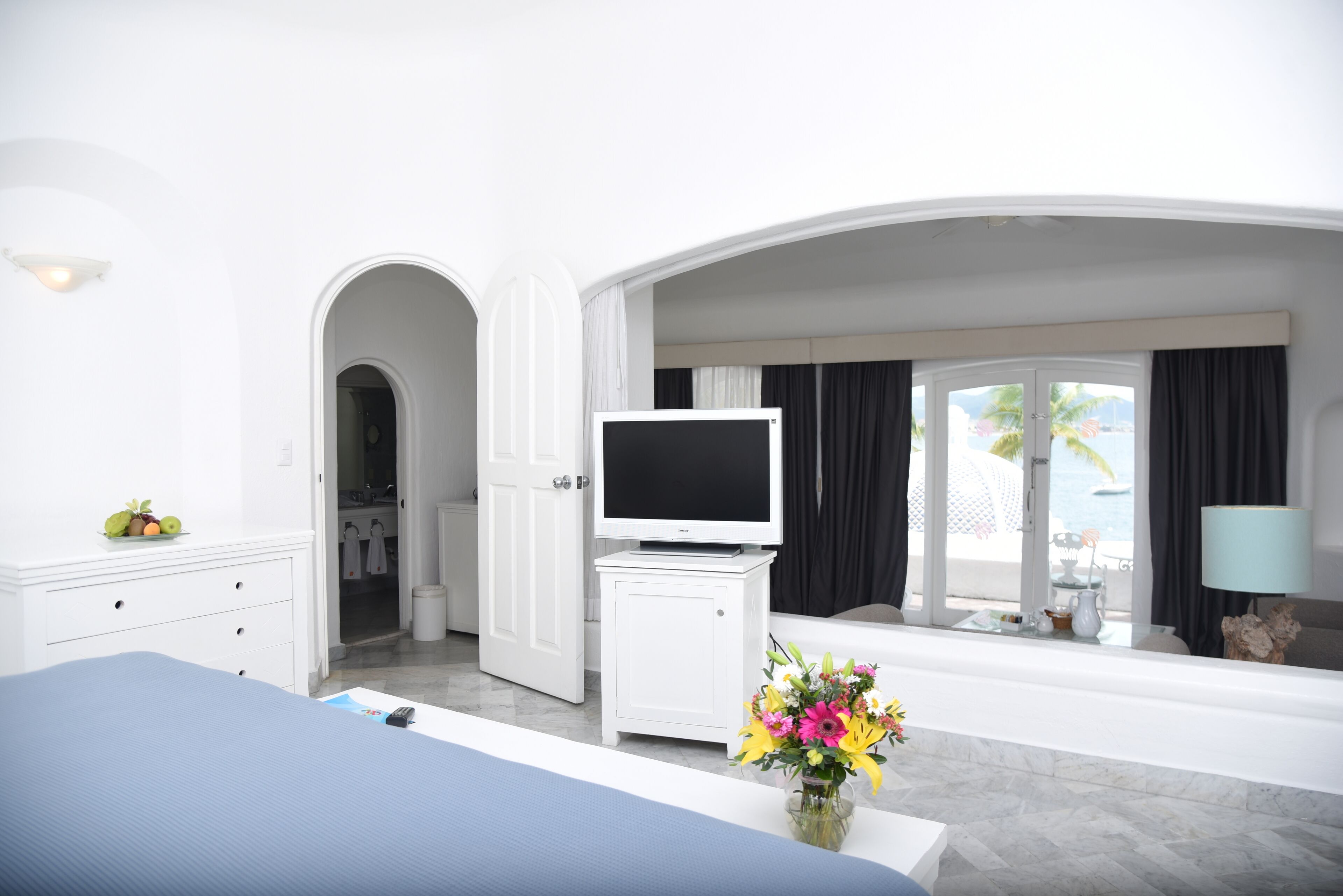 fantasy suite  | minibar, in-room safe, desk, blackout curtains