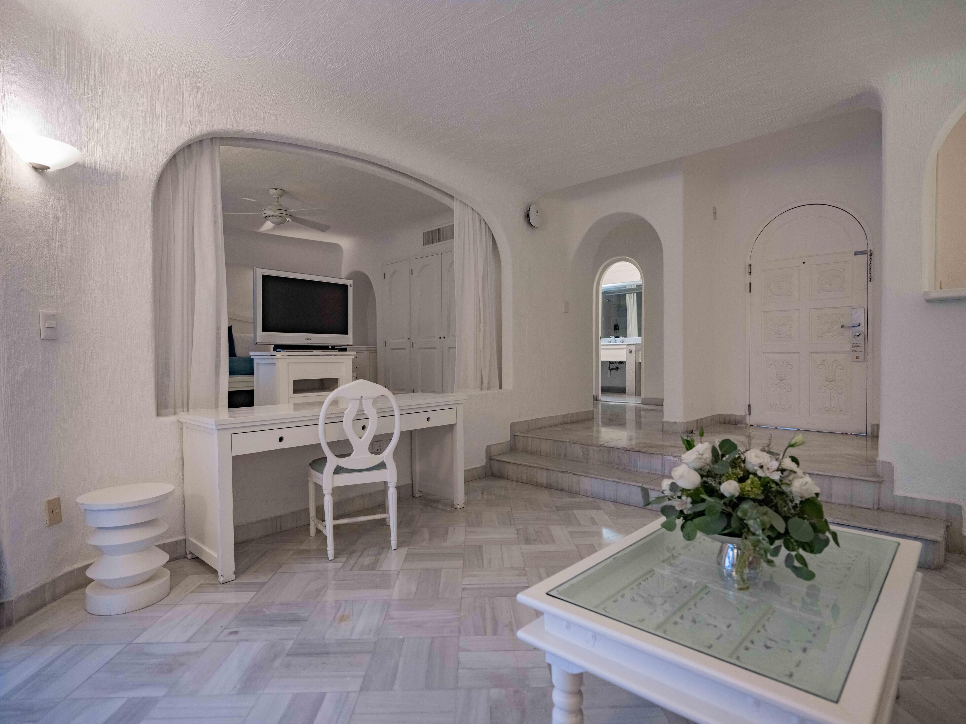 minibar, in-room safe, desk, blackout curtains