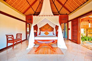 Premium bedding, minibar, in-room safe, individually decorated - Puri Wulandari a Boutique Resort and Spa (Ubud)