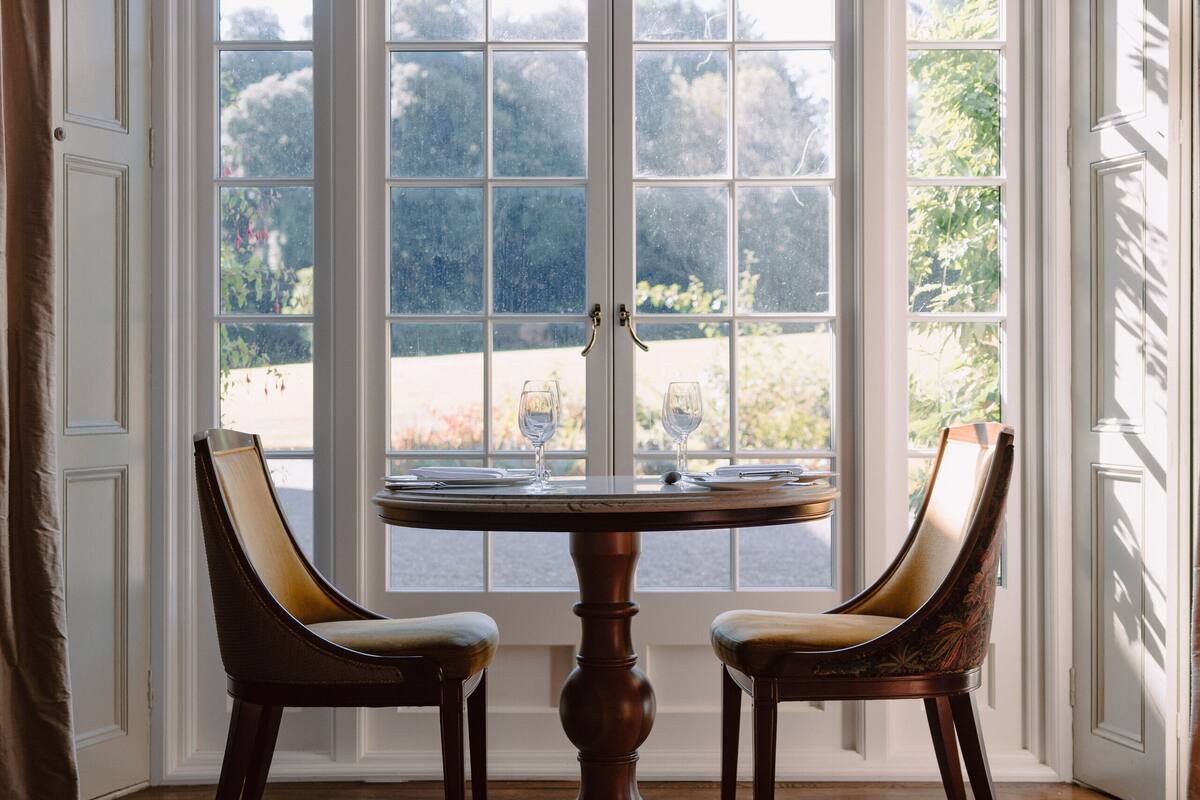 daily cooked-to-order breakfast for a fee