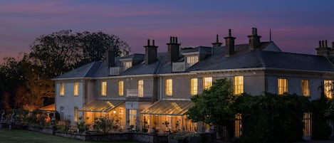 Façade de lâhĂ©bergement - soirĂ©e/nuit
