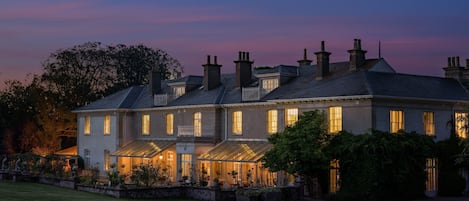 Façade de l’hébergement - soirée/nuit