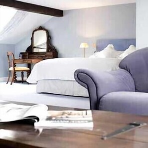 Deluxe Double Room | 1 bedroom, premium bedding, pillowtop beds, desk