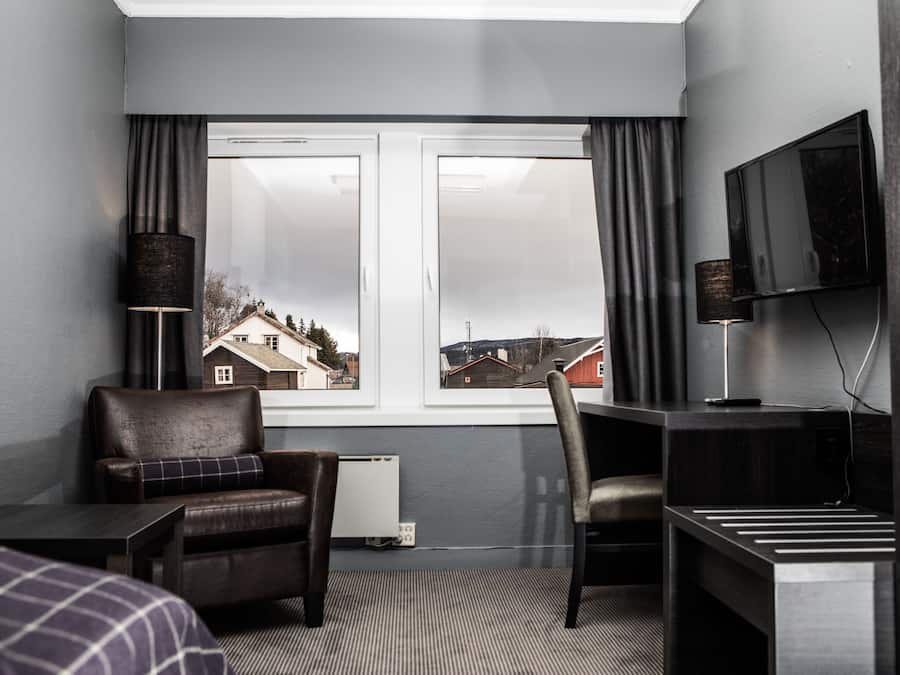 Single Room | Pillow-top beds, iron/ironing board, free WiFi, bed sheets