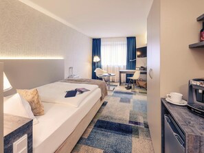 1 bedroom, hypo-allergenic bedding, pillow-top beds, minibar