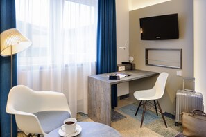 1 bedroom, hypo-allergenic bedding, pillowtop beds, minibar