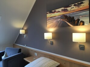 1 bedroom, premium bedding, individually furnished, desk