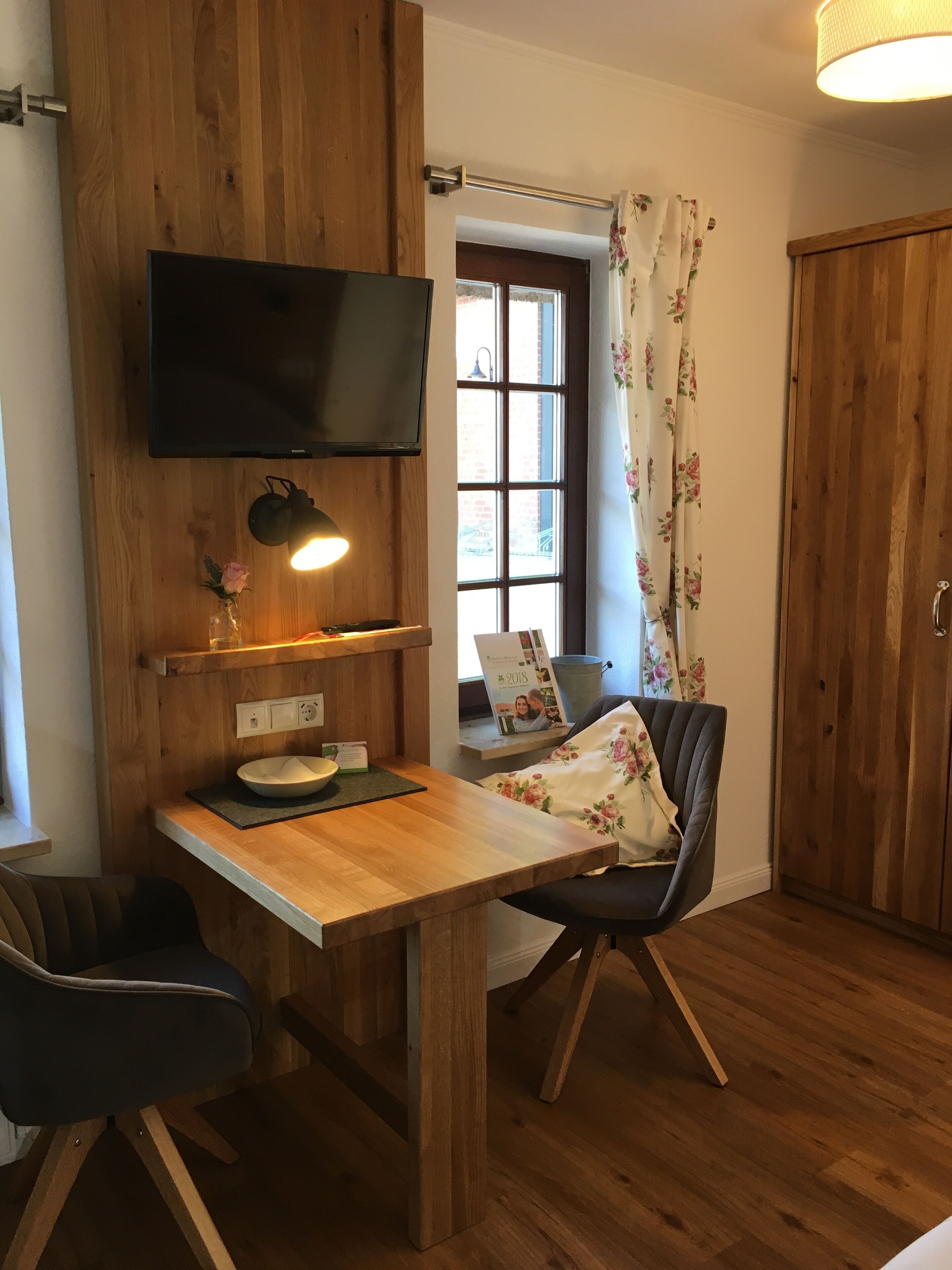 standard double room | living area | flat-screen tv