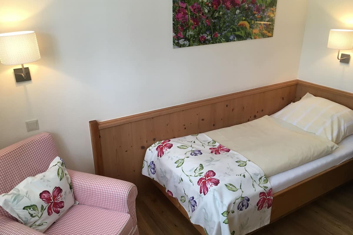 Classic Single Room