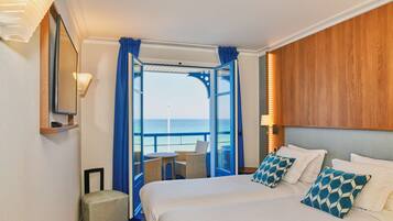 Superior Room, 2 Single Beds, Sea View
