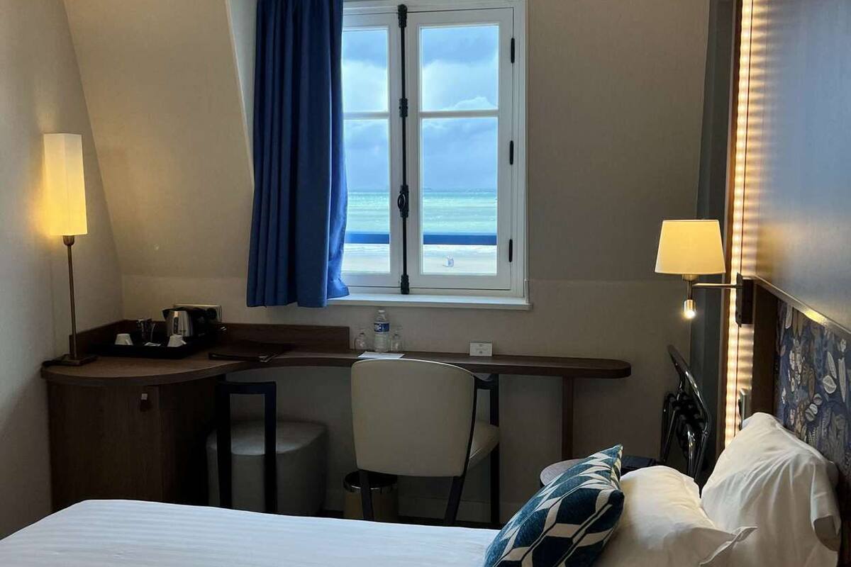 Minibar, in-room safe, desk, iron/ironing board (on request)