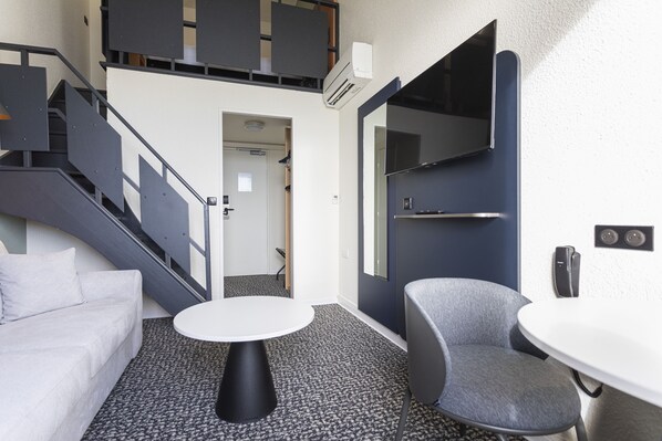 Superior Room, 1 Double Bed with Sofa bed | In-room safe, desk, soundproofing, iron/ironing board - ibis Granville Port de plaisance (Granville)