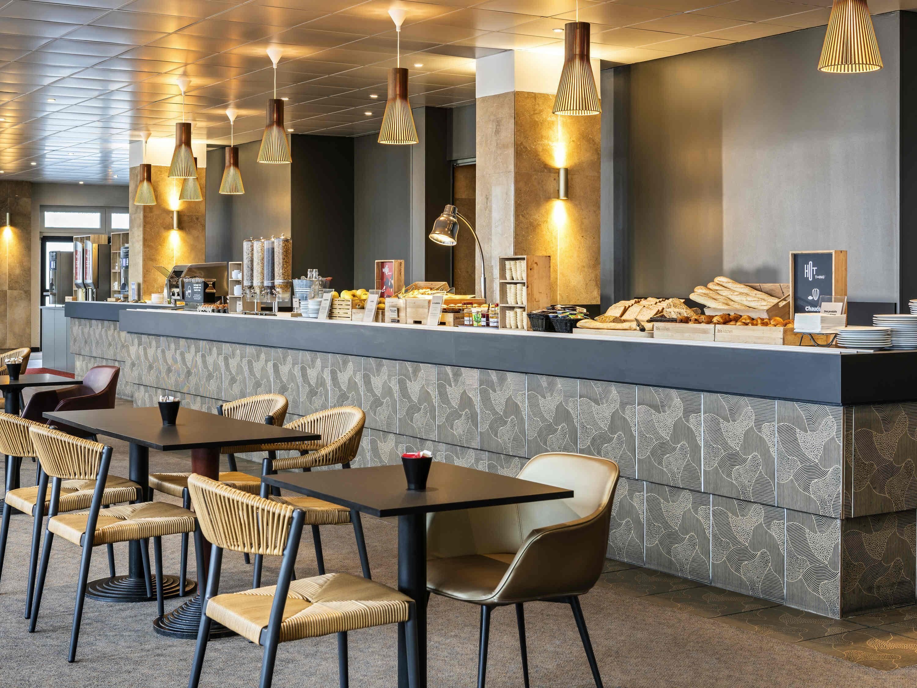 Petit déjeuner buffet servi tous les jours en supplément