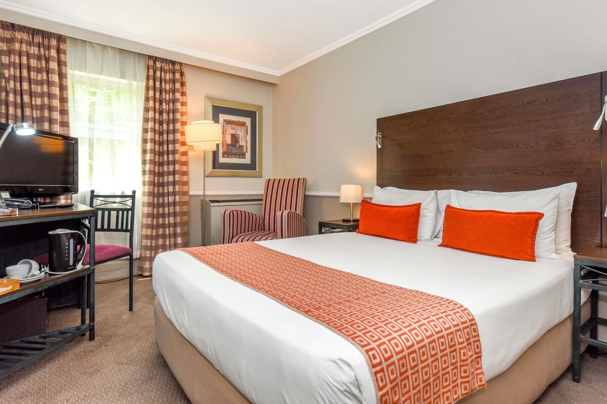 Standard Double Room, 1 Double Bed | In-room safe, desk, laptop workspace, iron/ironing board (on request)
