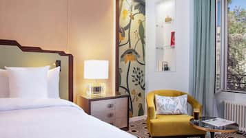 Unique ! Renovated superior room | 1 bedroom, minibar, in-room safe, individually decorated