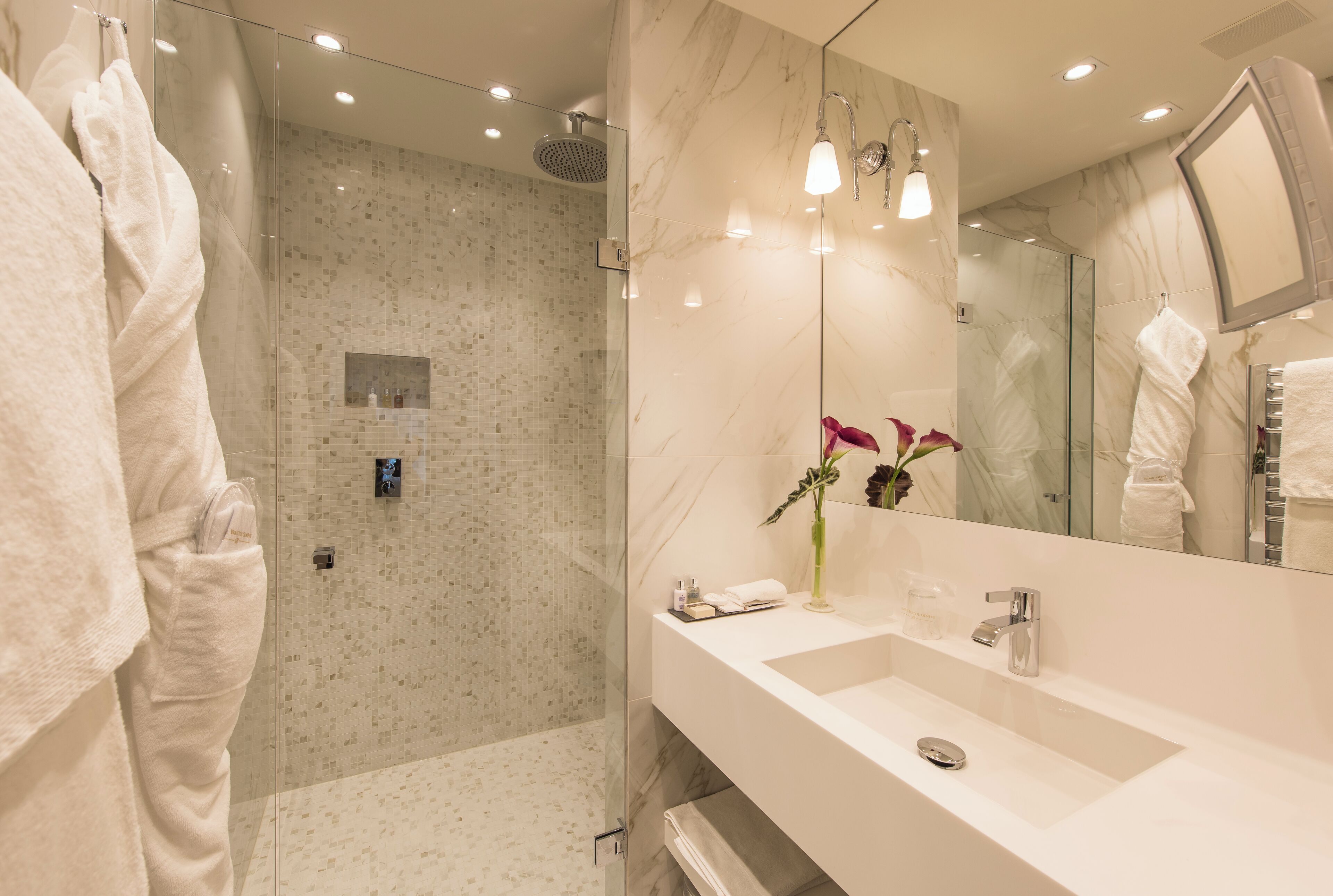 elegance room | bathroom | bathtub, free toiletries, hair dryer, bathrobes