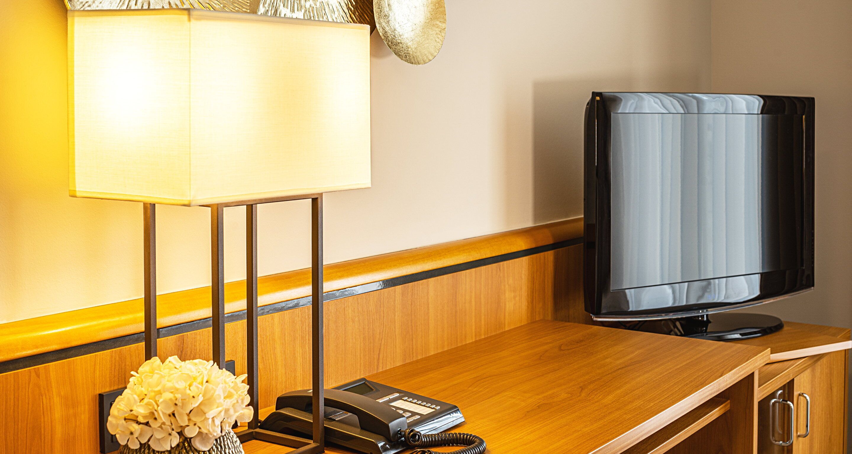 classic single room | 1 bedroom, hypo-allergenic bedding, in-room safe, desk