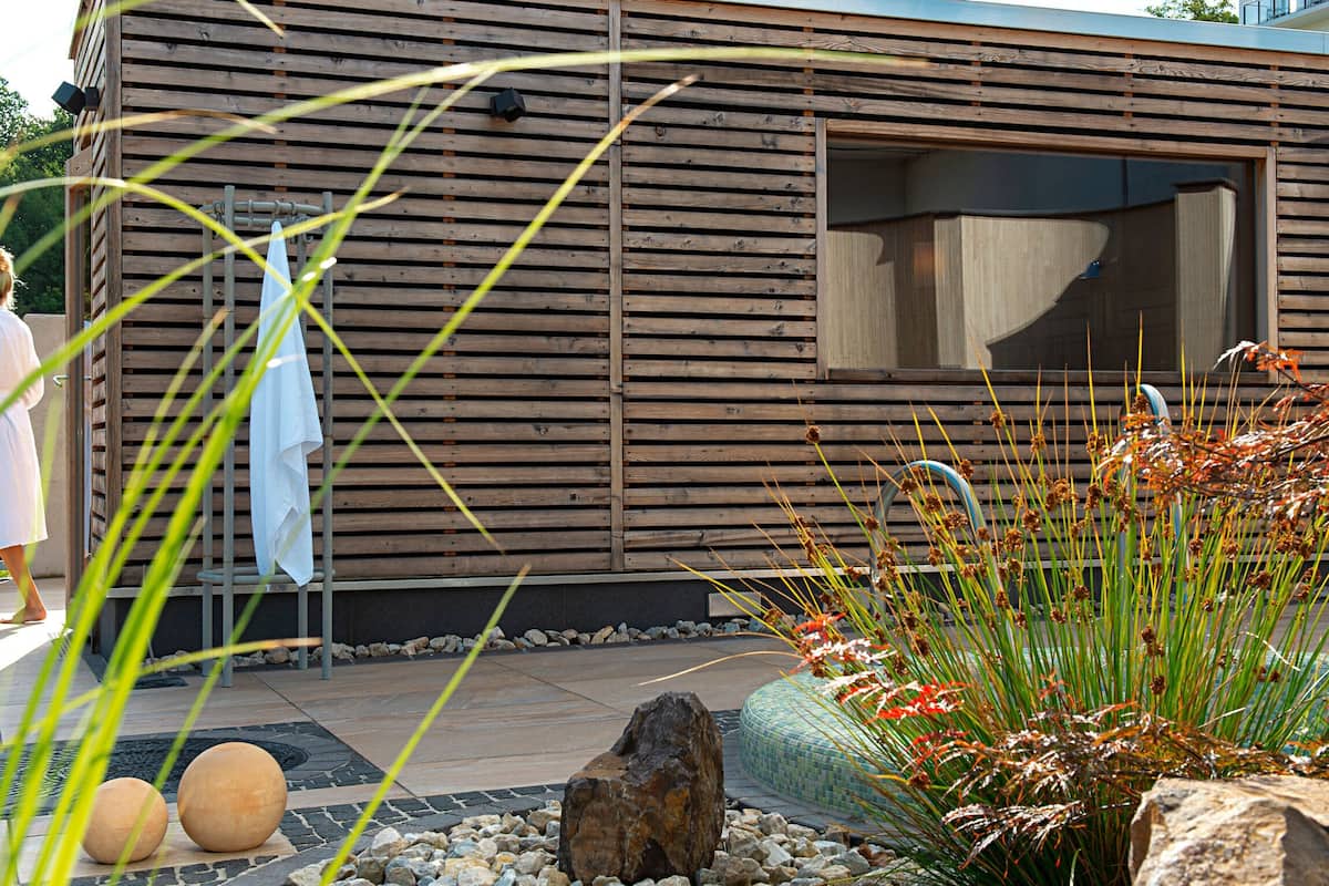 sauna, hot tub, steam room, body treatments, hot stone massages