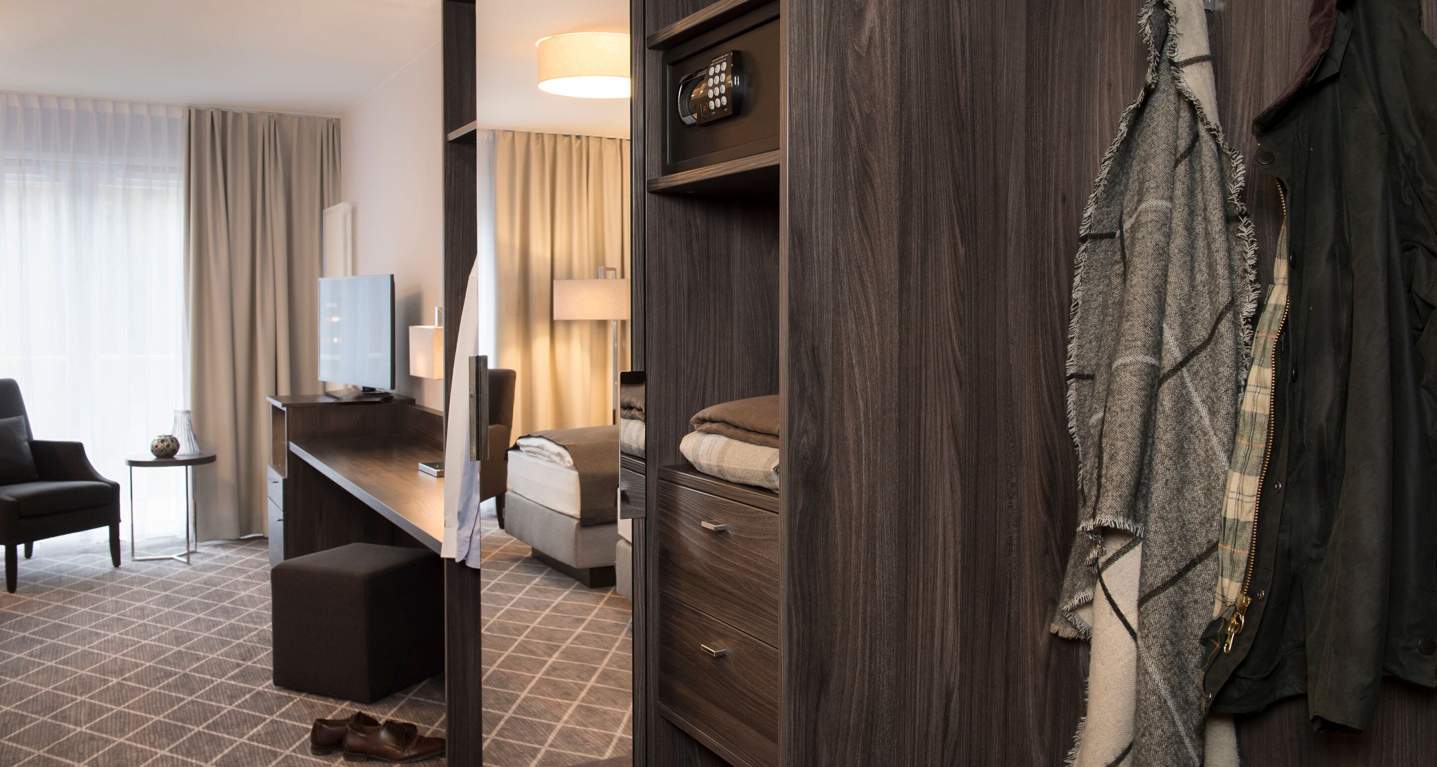 superior double room | 1 bedroom, hypo-allergenic bedding, in-room safe, desk