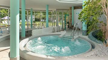 Indoor spa tub